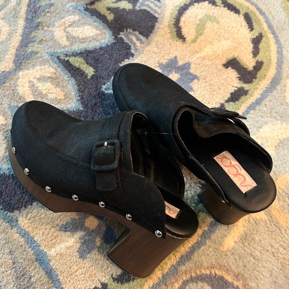 Women’s Sugar brand platform clogs. Black material with buckle and studs. 9.5M